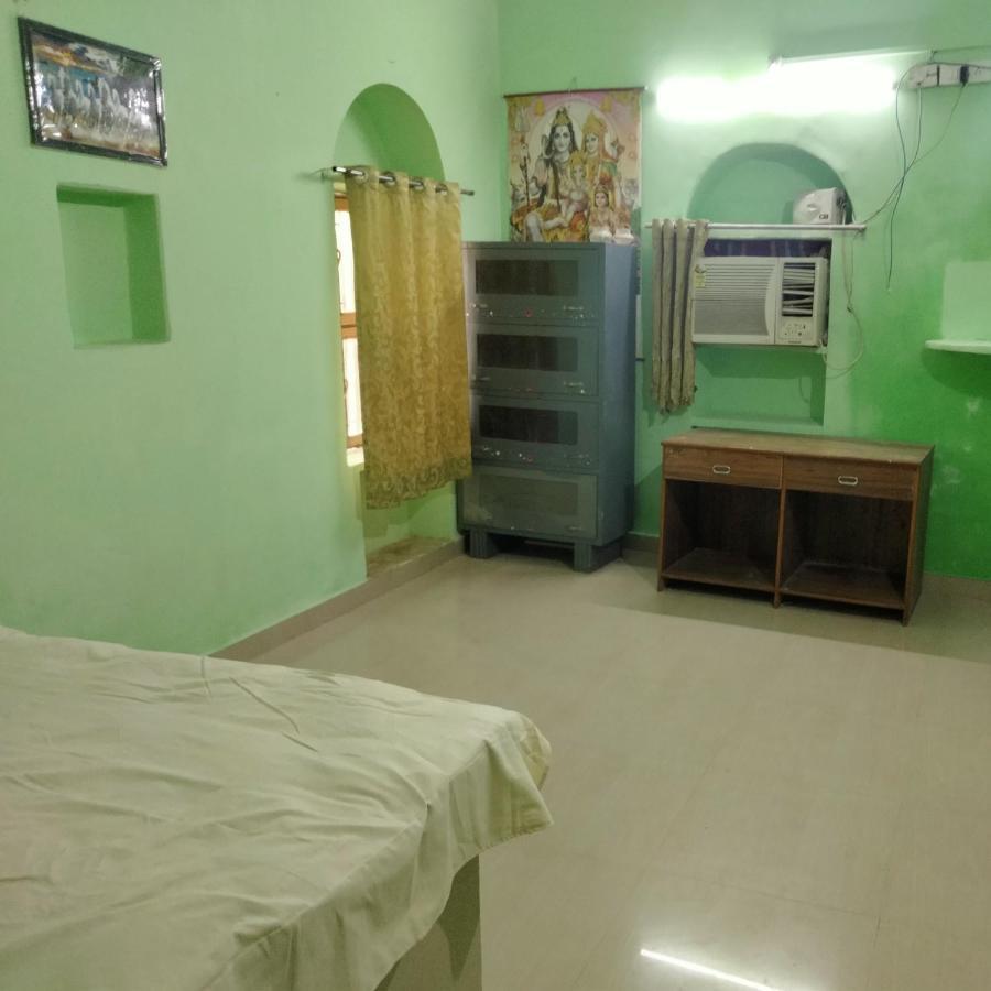 Shri Swami Sheetal Das Akhada B1-88 Assi , Near Pushkar Talab,varanasi, Ashram Dharmshala Guest house