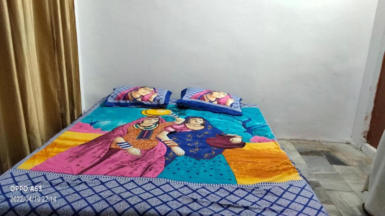 Shri Swami Sheetal Das Akhada B1-88 Assi , Near Pushkar Talab,varanasi, Ashram Dharmshala