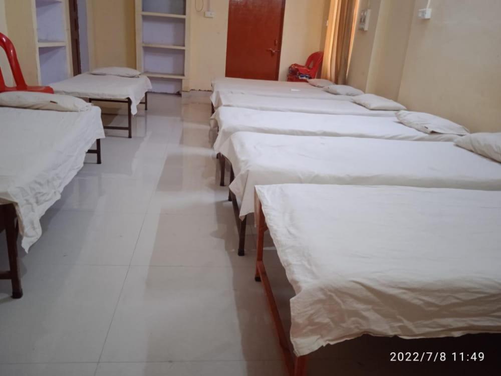 Shri Swami Sheetal Das Akhada B1-88 Assi , Near Pushkar Talab,varanasi, Ashram Dharmshala * Varanasi