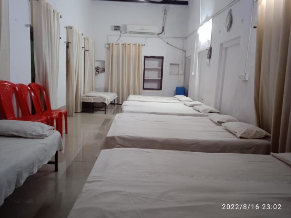 Shri Swami Sheetal Das Akhada B1-88 Assi , Near Pushkar Talab,varanasi, Ashram Dharmshala