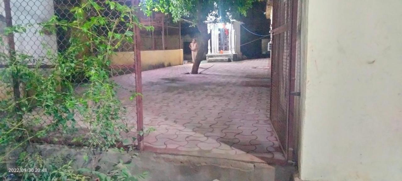 Shri Swami Sheetal Das Akhada B1-88 Assi , Near Pushkar Talab,varanasi, Ashram Dharmshala *