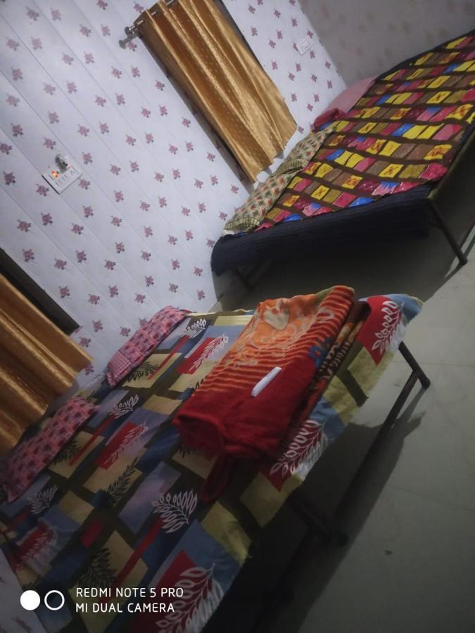Guest house Shri Swami Sheetal Das Akhada B1-88 Assi , Near Pushkar Talab,varanasi, Ashram Dharmshala Varanasi