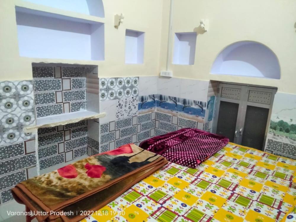 Shri Swami Sheetal Das Akhada B1-88 Assi , Near Pushkar Talab,varanasi, Ashram Dharmshala * Varanasi