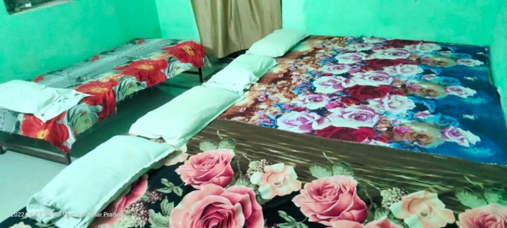 Shri Swami Sheetal Das Akhada B1-88 Assi , Near Pushkar Talab,varanasi, Ashram Dharmshala * Varanasi
