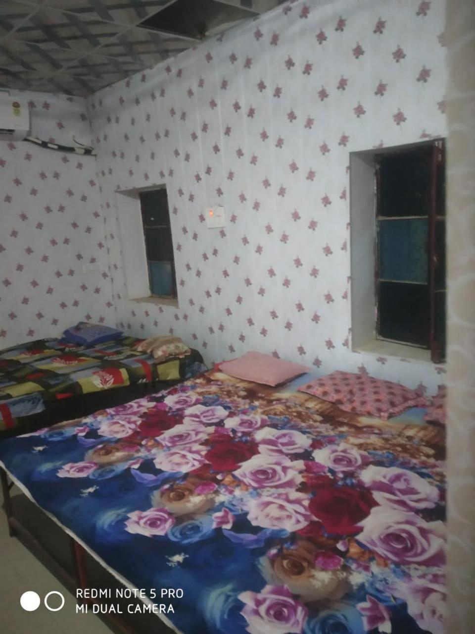 Guest house Shri Swami Sheetal Das Akhada B1-88 Assi , Near Pushkar Talab,varanasi, Ashram Dharmshala *